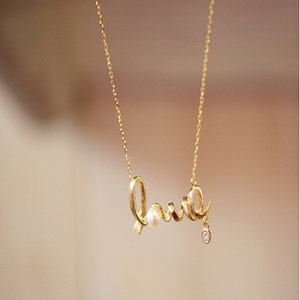 Бесплатная подвеска Love Word Necklace